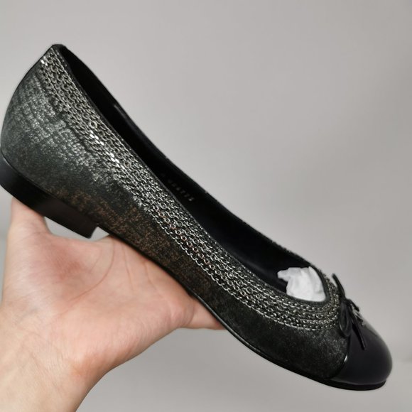 CHANEL Metallic Shimmery with Mini Chains Ballet Flats - Picture 4 of 10